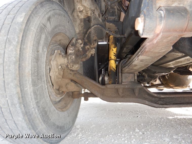 image for item DN7312 1997 Mack CH613  semi truck