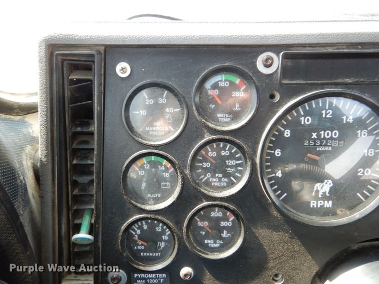 image for item DN7312 1997 Mack CH613  semi truck