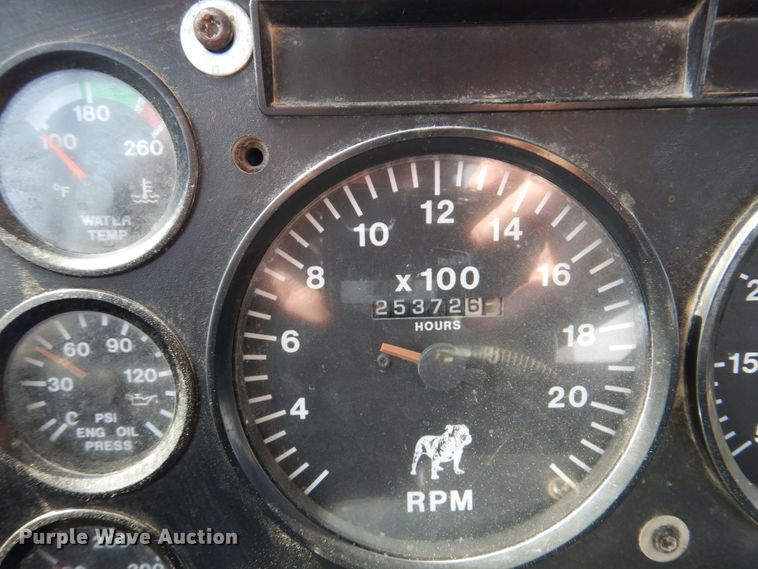 image for item DN7312 1997 Mack CH613  semi truck