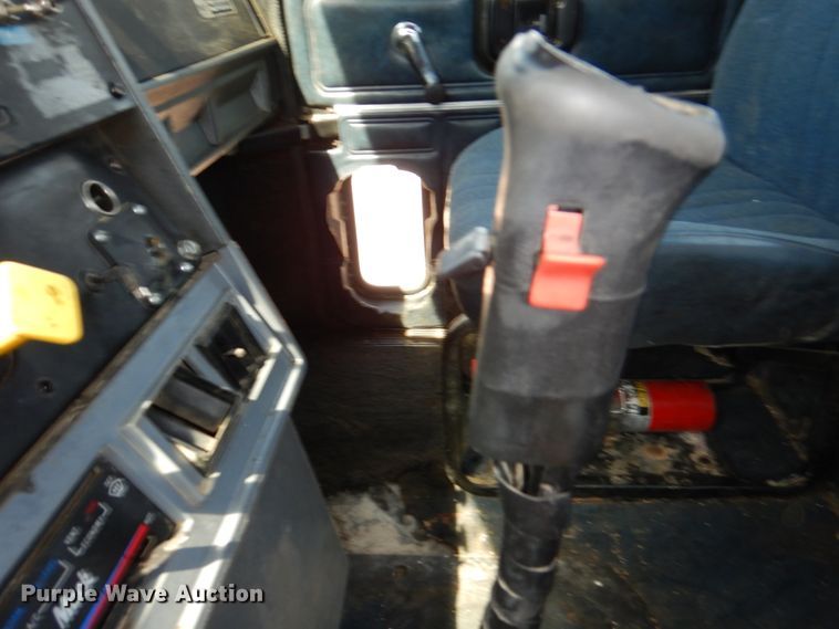 image for item DN7312 1997 Mack CH613  semi truck