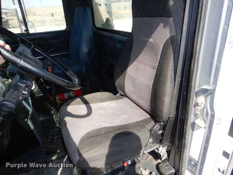 image for item DN7312 1997 Mack CH613  semi truck