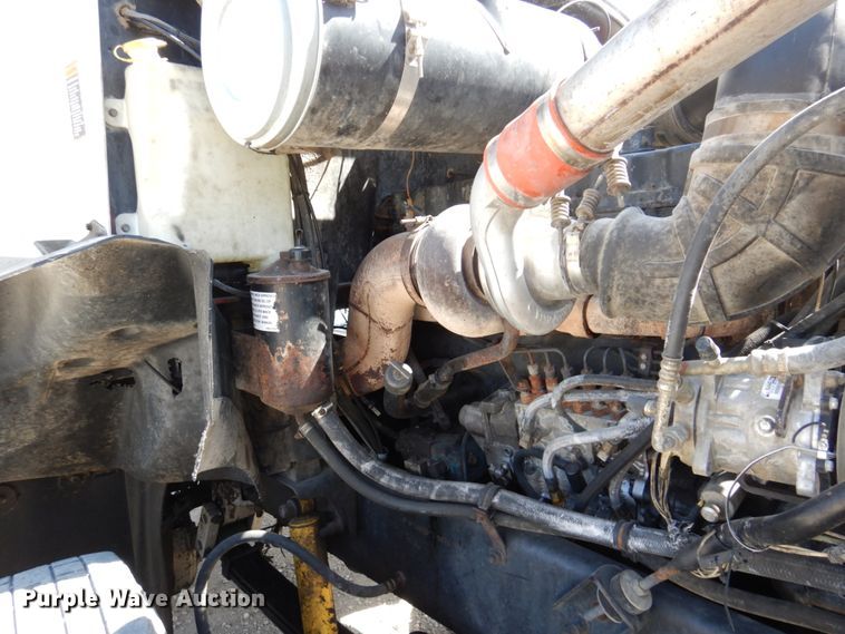 image for item DN7312 1997 Mack CH613  semi truck