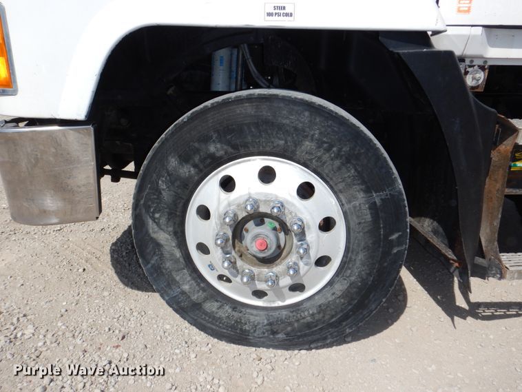 image for item DN7312 1997 Mack CH613  semi truck