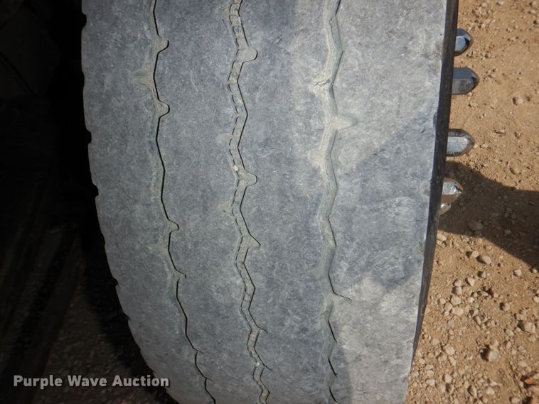 image for item DN7312 1997 Mack CH613  semi truck