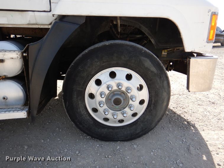 image for item DN7312 1997 Mack CH613  semi truck