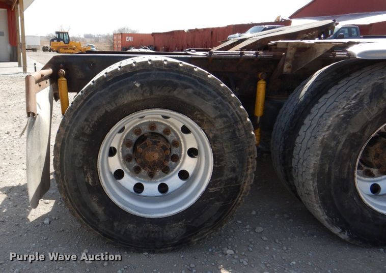 image for item DN7312 1997 Mack CH613  semi truck