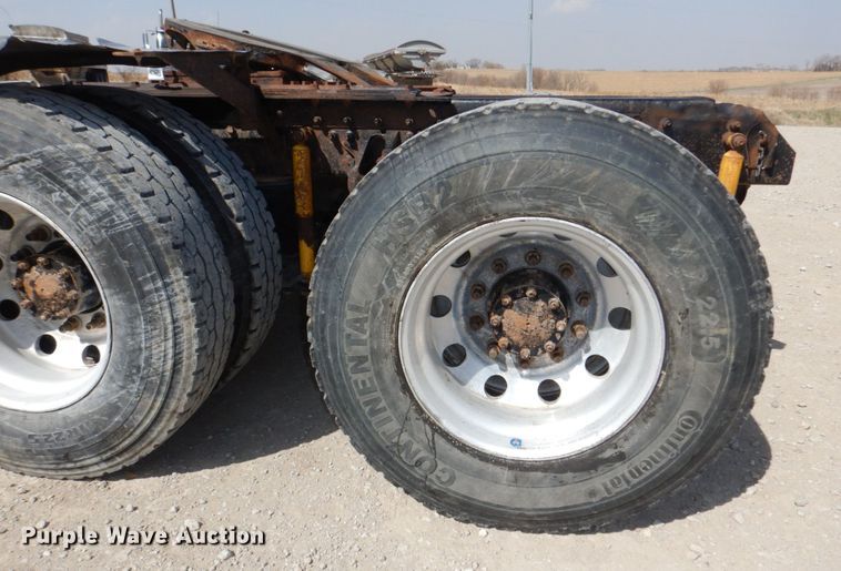 image for item DN7312 1997 Mack CH613  semi truck