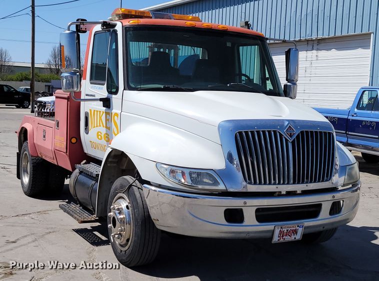 image for item DN7353 2003 International 4300  tow truck