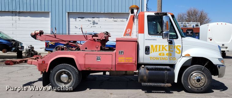 image for item DN7353 2003 International 4300  tow truck