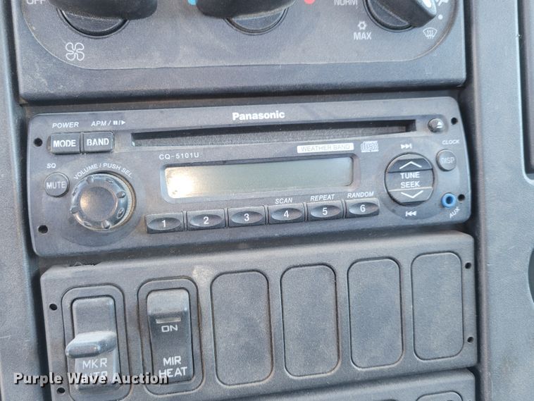 image for item DN7353 2003 International 4300  tow truck