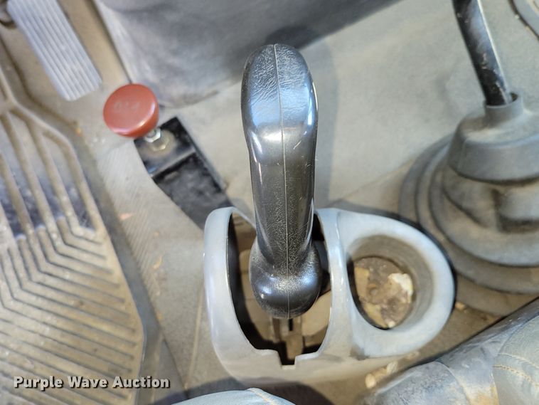 image for item DN7353 2003 International 4300  tow truck