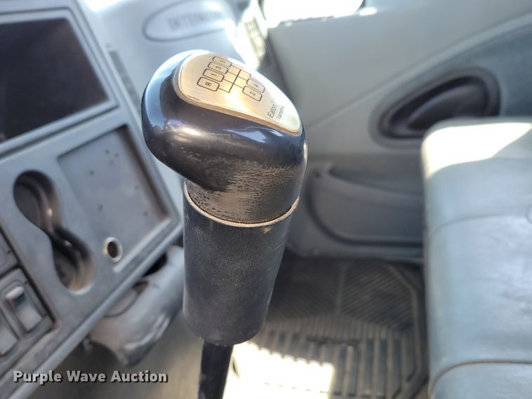 image for item DN7353 2003 International 4300  tow truck