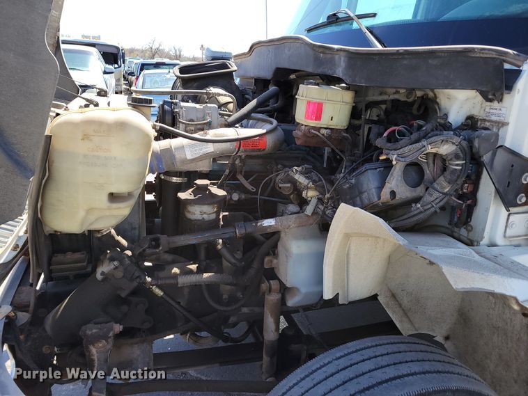 image for item DN7353 2003 International 4300  tow truck