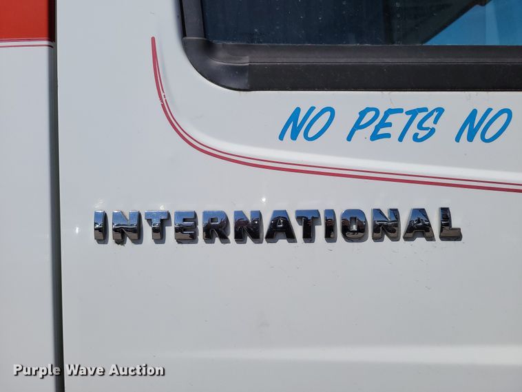 image for item DN7353 2003 International 4300  tow truck