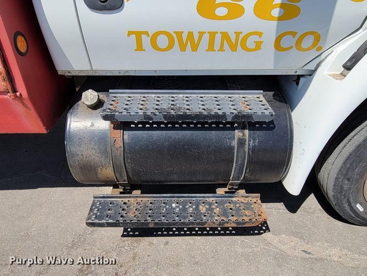 image for item DN7353 2003 International 4300  tow truck