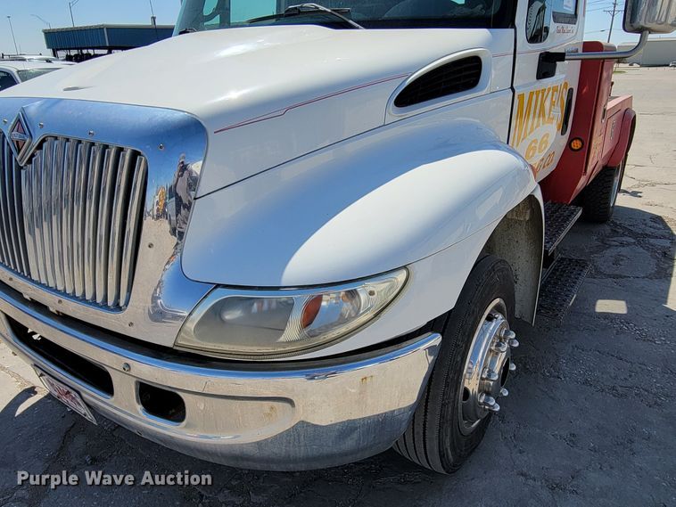 image for item DN7353 2003 International 4300  tow truck