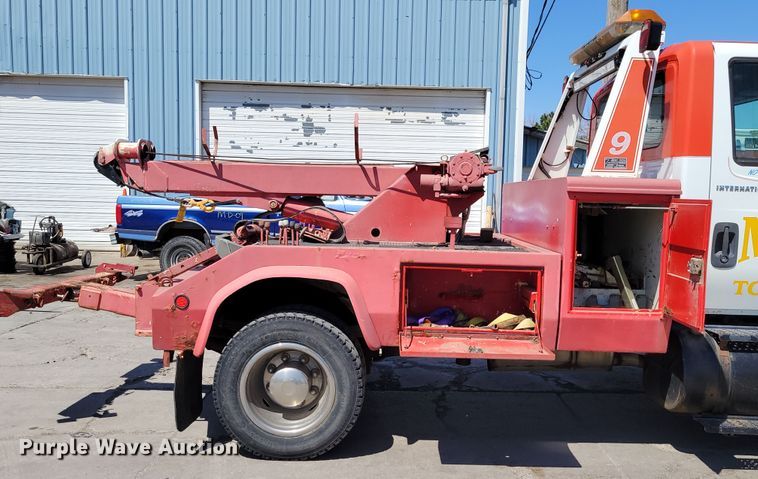 image for item DN7353 2003 International 4300  tow truck