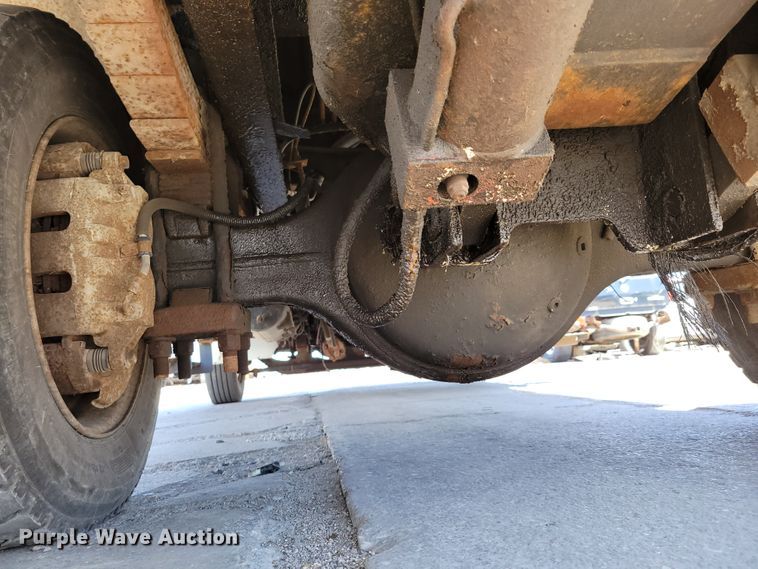 image for item DN7353 2003 International 4300  tow truck