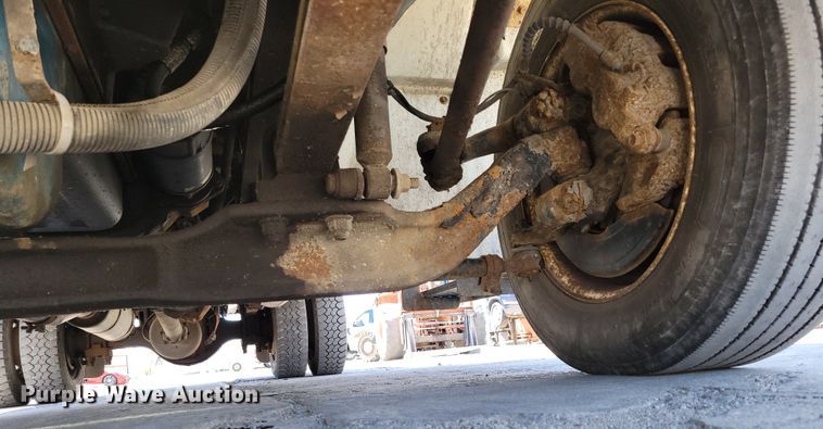 image for item DN7353 2003 International 4300  tow truck