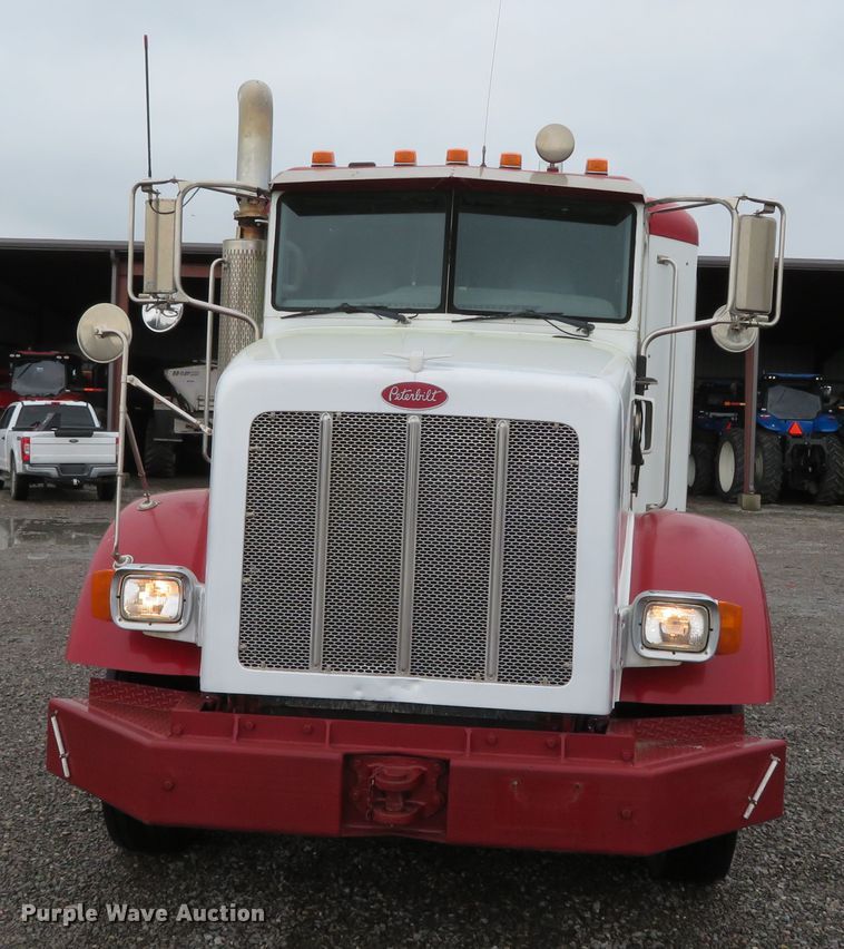 image for item DN7964 2008 Peterbilt 365  semi truck