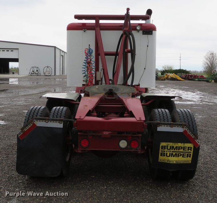 image for item DN7964 2008 Peterbilt 365  semi truck