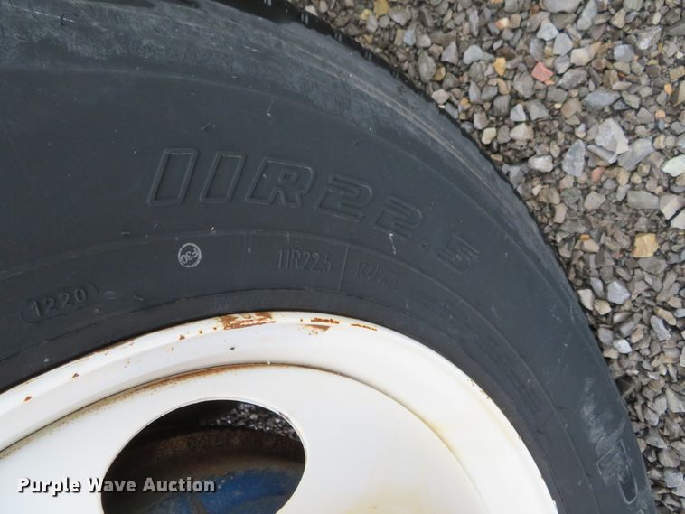 image for item DN7964 2008 Peterbilt 365  semi truck