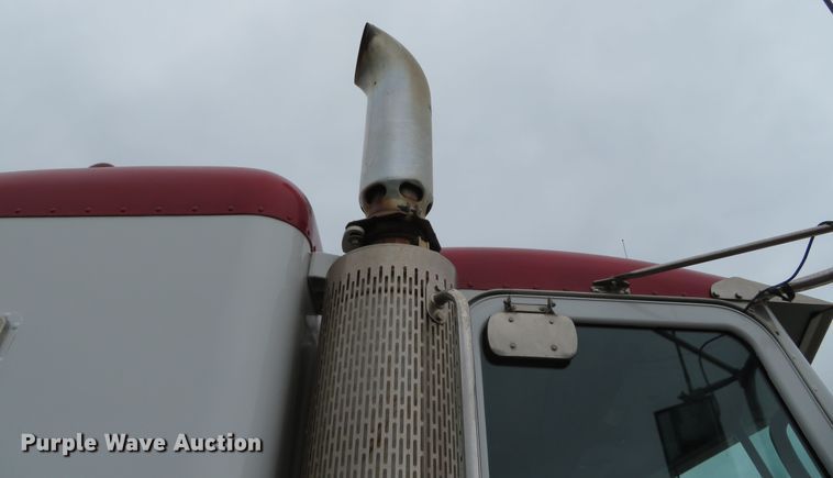 image for item DN7964 2008 Peterbilt 365  semi truck