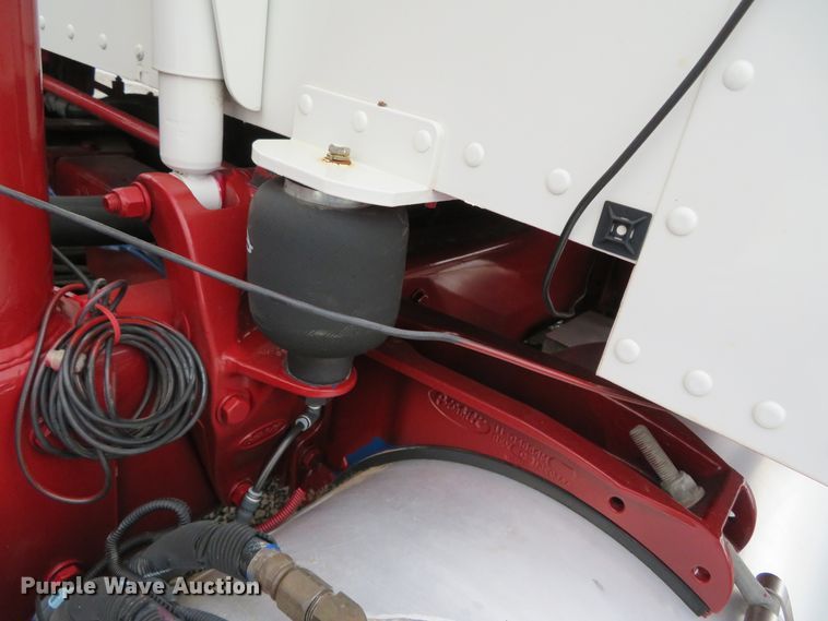 image for item DN7964 2008 Peterbilt 365  semi truck