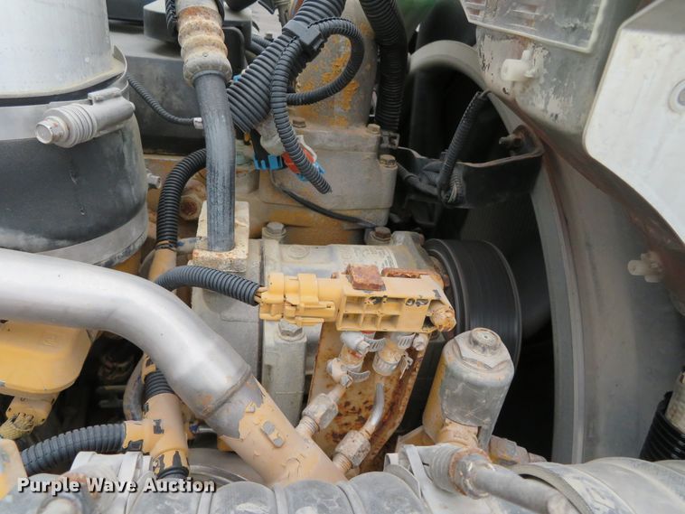 image for item DN7964 2008 Peterbilt 365  semi truck