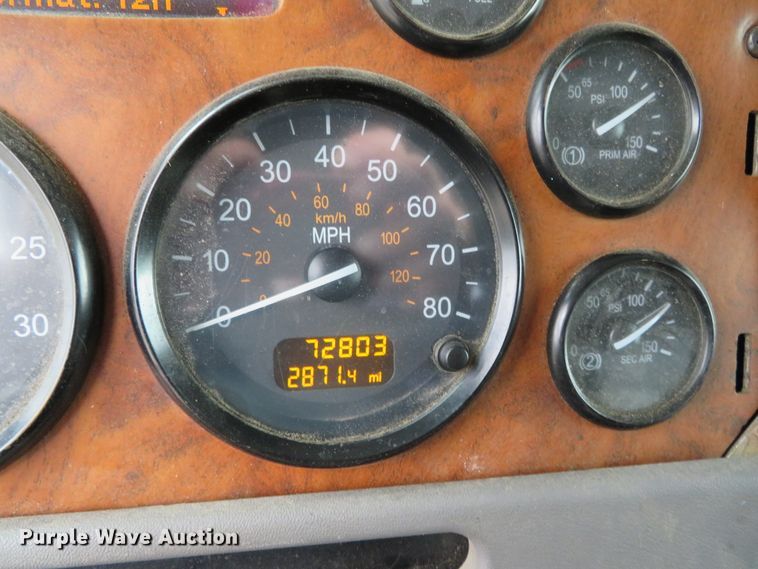 image for item DN7964 2008 Peterbilt 365  semi truck