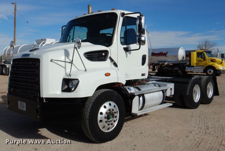 image for item DP3969 2015 Freightliner 114SD  semi truck