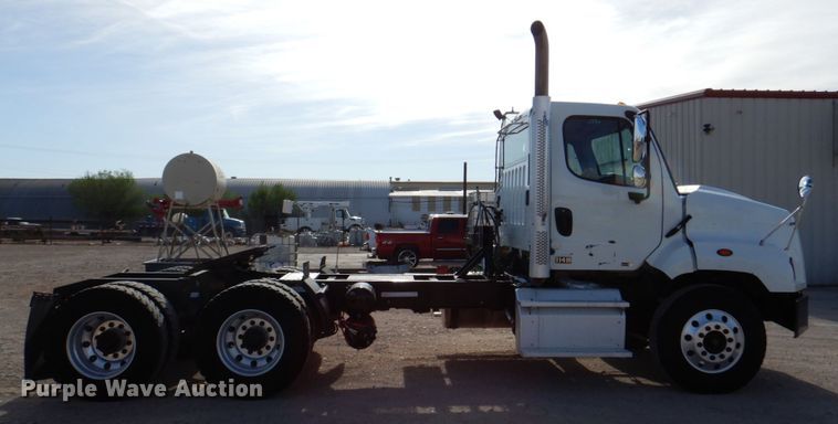 image for item DP3969 2015 Freightliner 114SD  semi truck