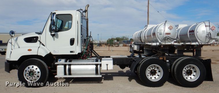 image for item DP3969 2015 Freightliner 114SD  semi truck