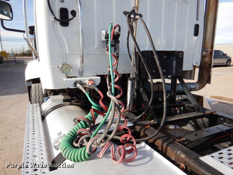 image for item DP3969 2015 Freightliner 114SD  semi truck