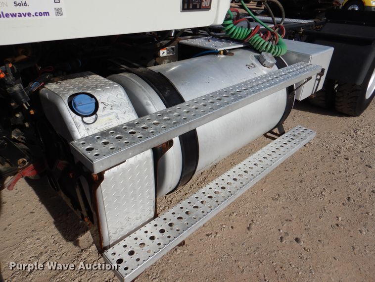 image for item DP3969 2015 Freightliner 114SD  semi truck