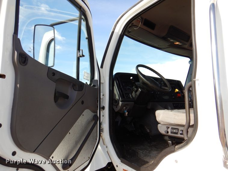 image for item DP3969 2015 Freightliner 114SD  semi truck