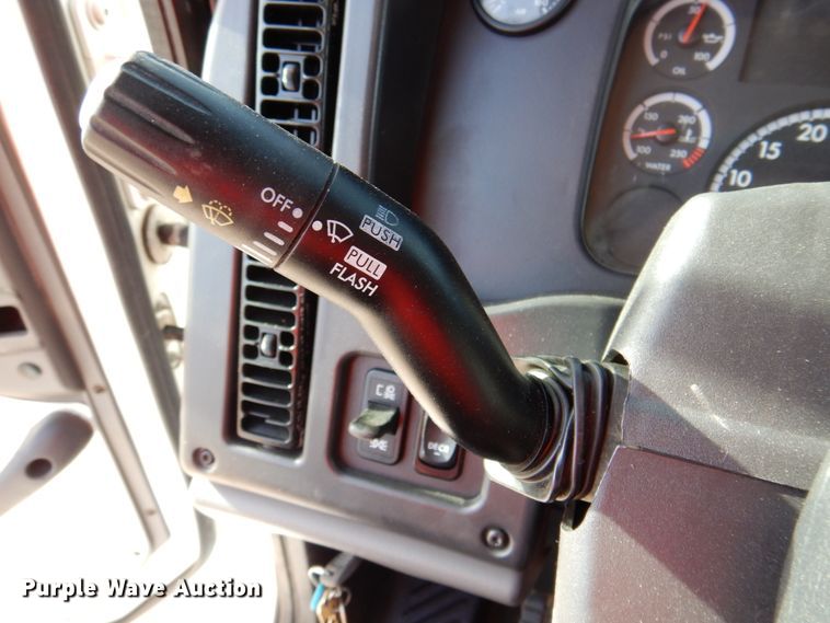 image for item DP3969 2015 Freightliner 114SD  semi truck