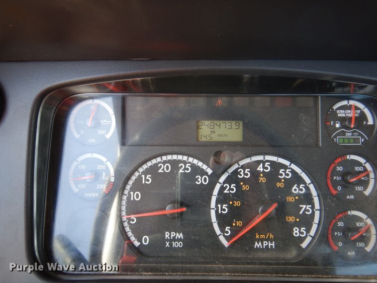 image for item DP3969 2015 Freightliner 114SD  semi truck