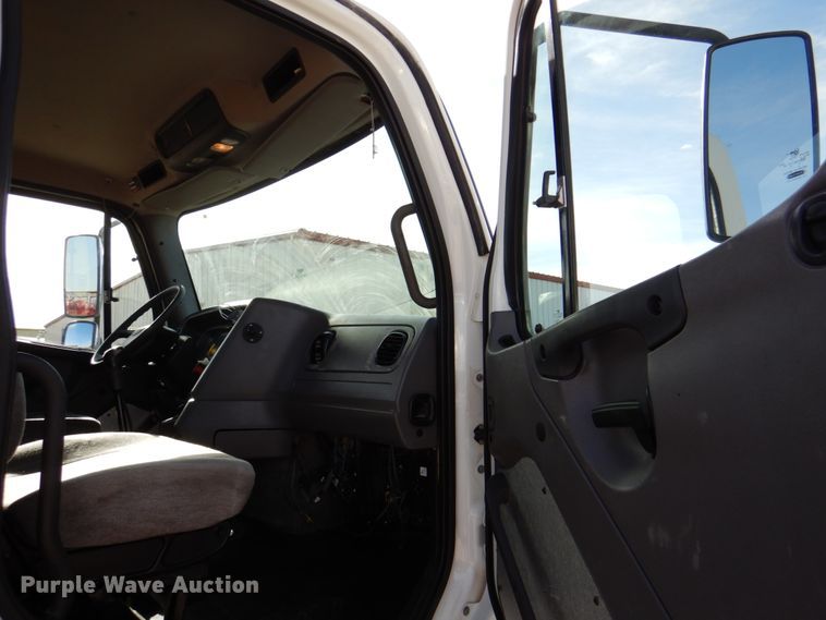 image for item DP3969 2015 Freightliner 114SD  semi truck