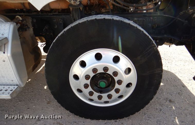 image for item DP3969 2015 Freightliner 114SD  semi truck