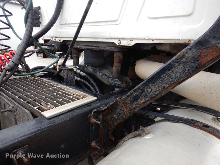 image for item DP5433 2003 Mack CH600  semi truck