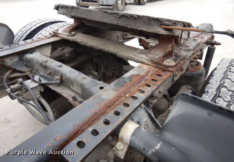 image for item DP5433 2003 Mack CH600  semi truck