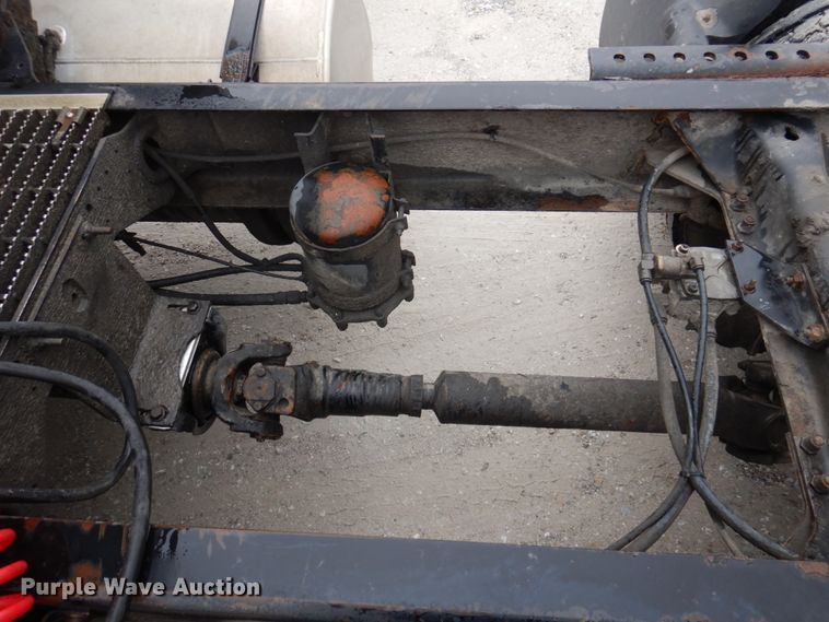 image for item DP5433 2003 Mack CH600  semi truck