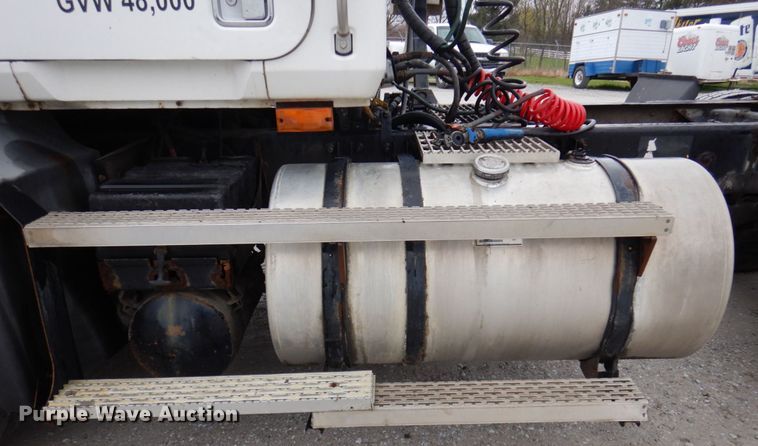 image for item DP5433 2003 Mack CH600  semi truck