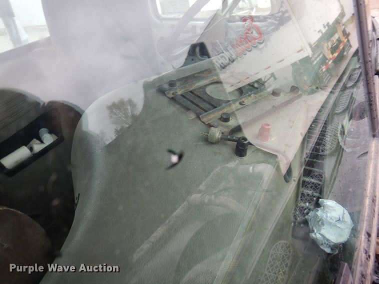 image for item DP5433 2003 Mack CH600  semi truck