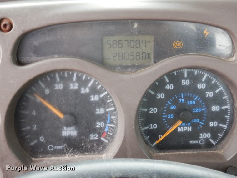 image for item DP5433 2003 Mack CH600  semi truck