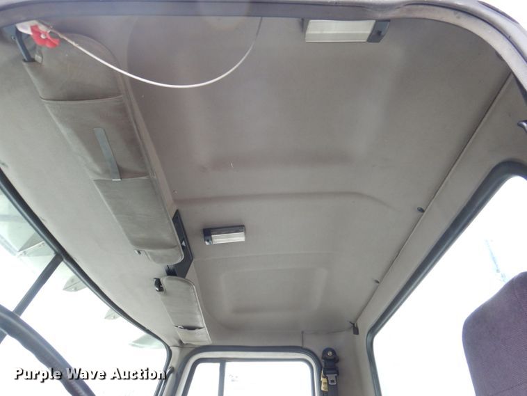 image for item DP5433 2003 Mack CH600  semi truck