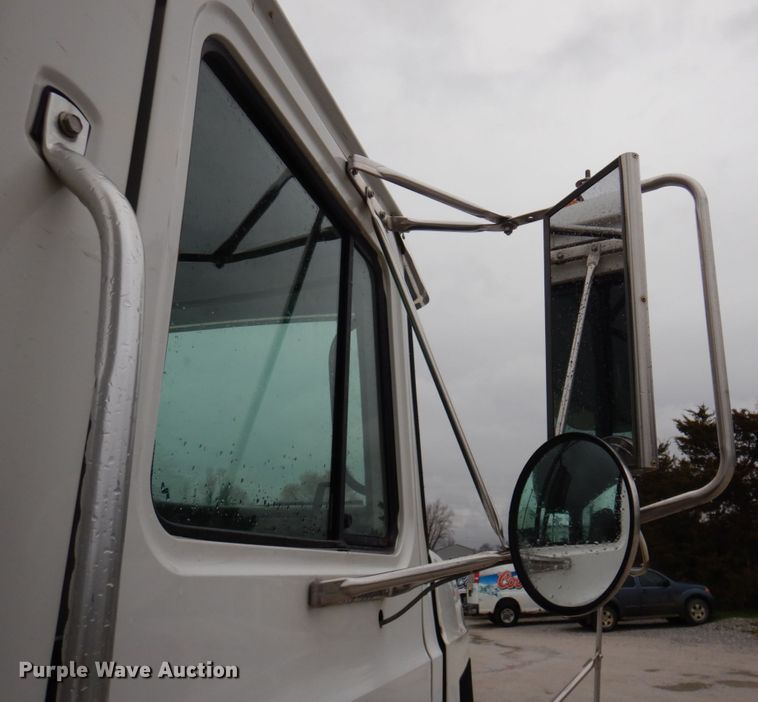 image for item DP5433 2003 Mack CH600  semi truck