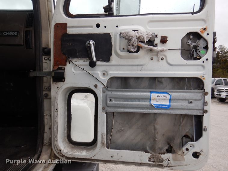 image for item DP5433 2003 Mack CH600  semi truck