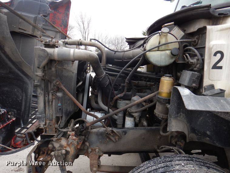 image for item DP5433 2003 Mack CH600  semi truck